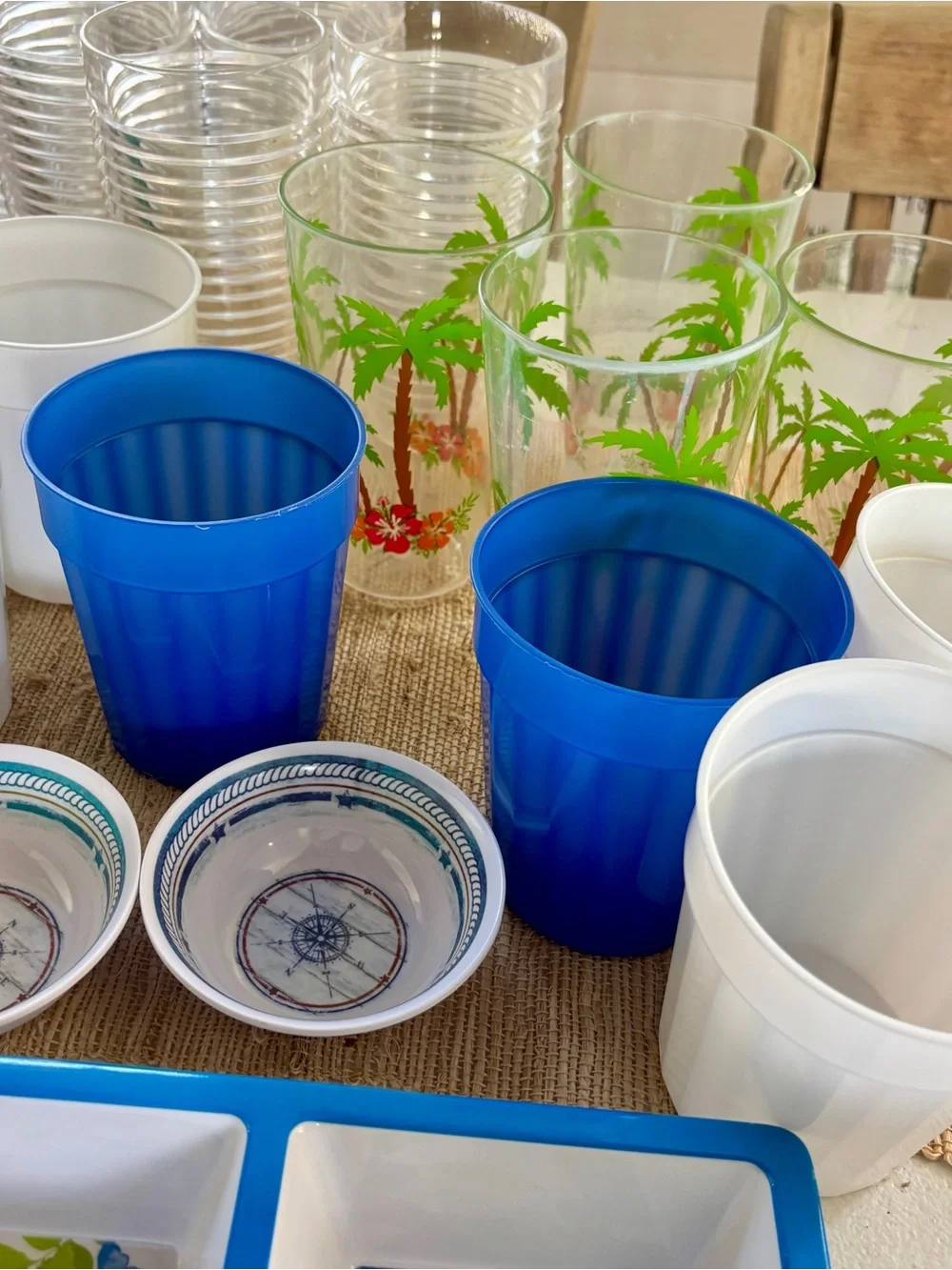 34 piece Assorted Outdoor Tableware Drink & Snack Set